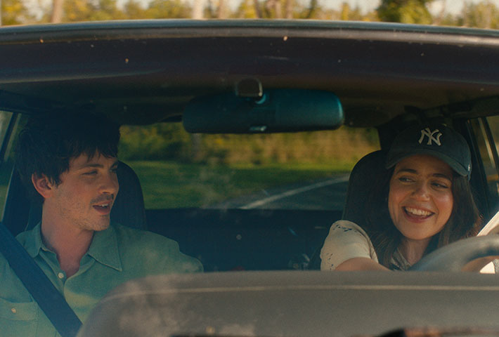 Molly Gordon and Logan Lerman Skewer Mixed Signals in the Riotous ‘Oh, Hi!’